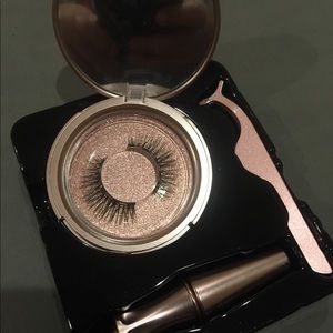 Magnetic Eyelashes
